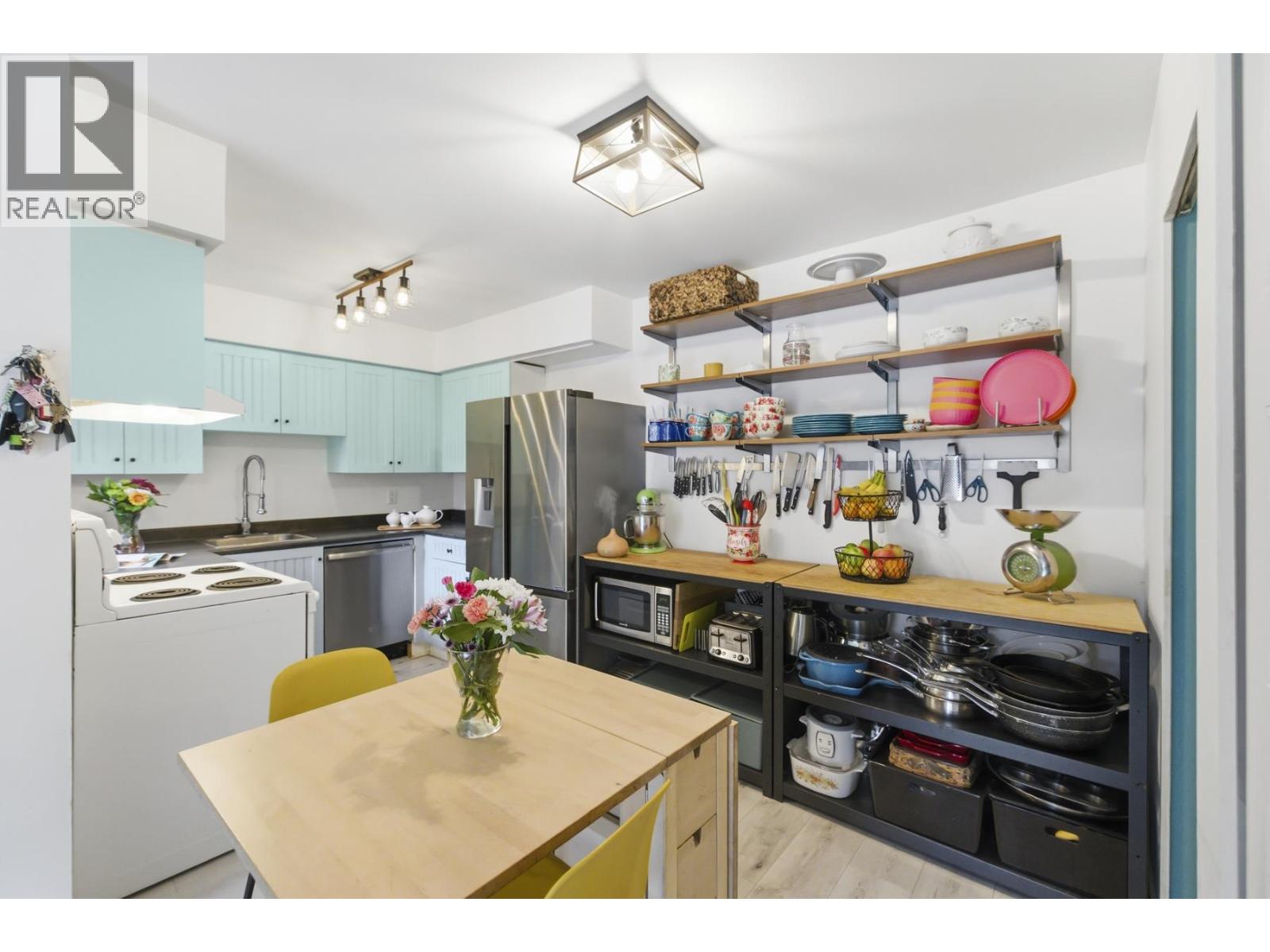 988 Howie Avenue, Coquitlam, British Columbia  V3J 1T3 - Photo 14 - R3103293