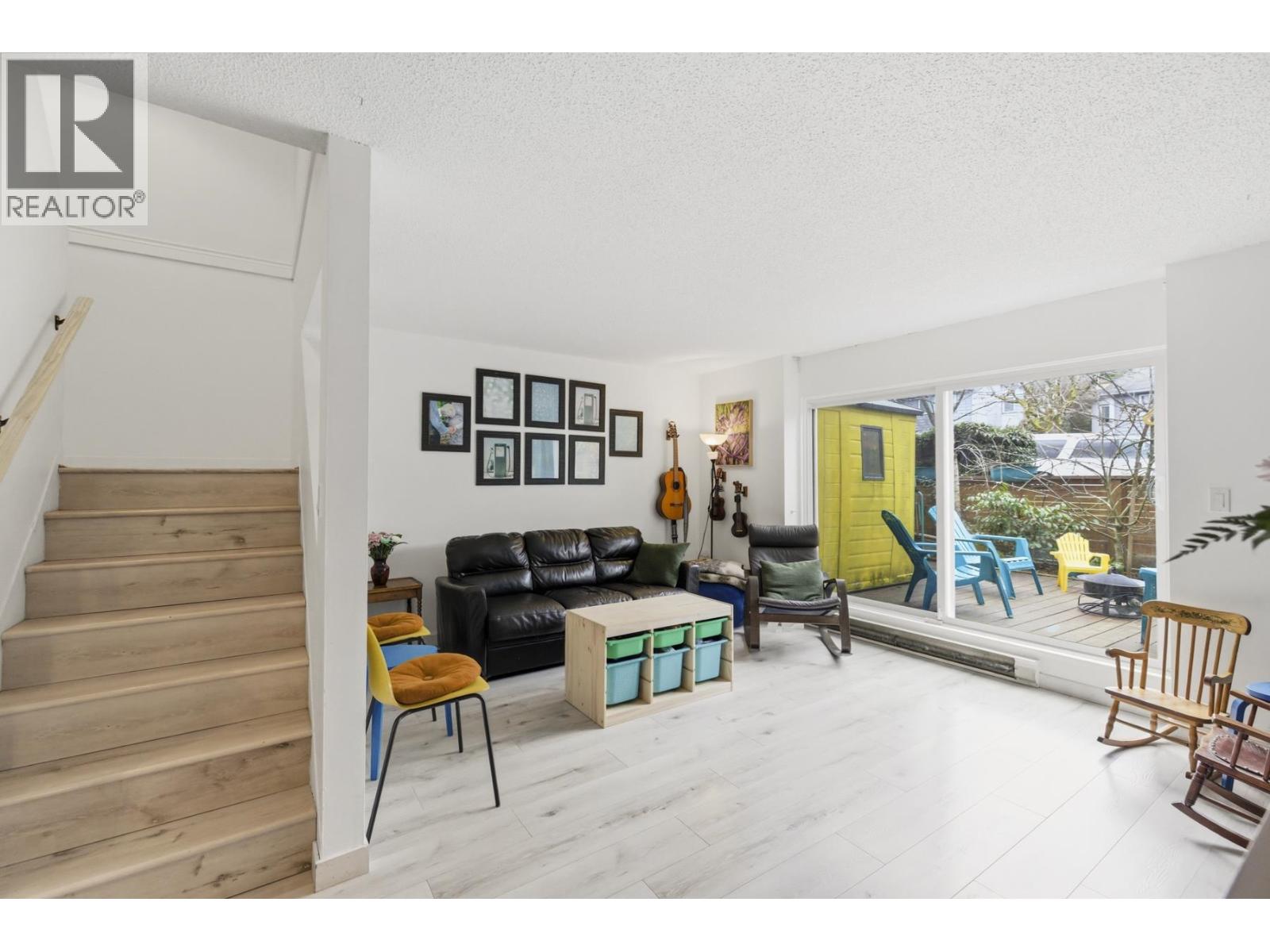 988 Howie Avenue, Coquitlam, British Columbia  V3J 1T3 - Photo 7 - R3103293