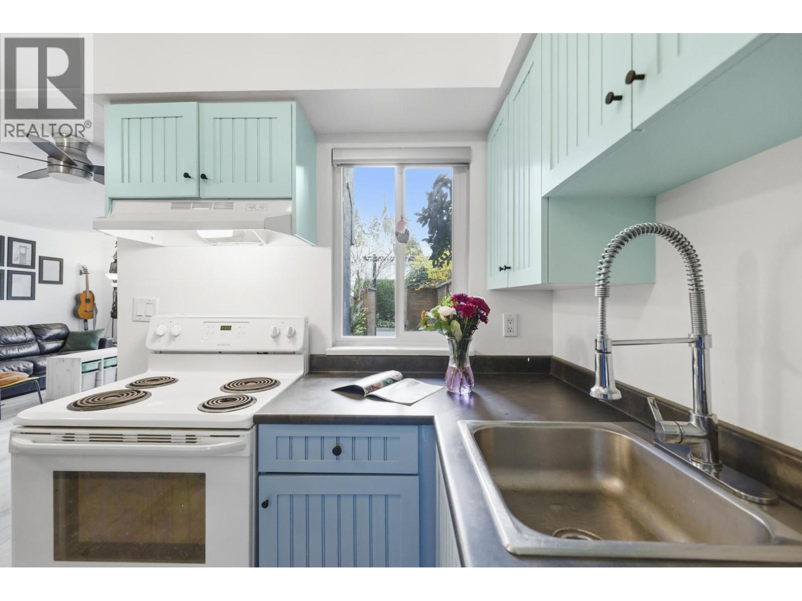 988 Howie Avenue, Coquitlam, British Columbia  V3J 1T3 - Photo 19 - R3103293