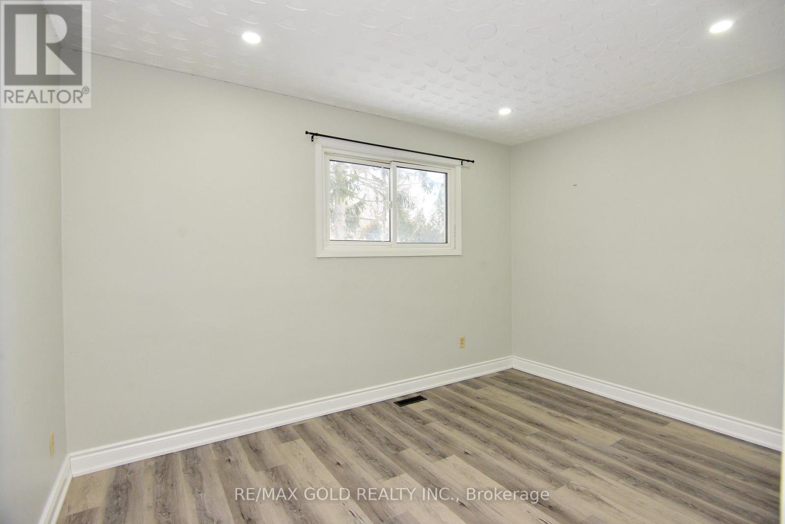 70 Greystone Crescent, Halton Hills, Ontario  L7G 1G9 - Photo 20 - W12728040