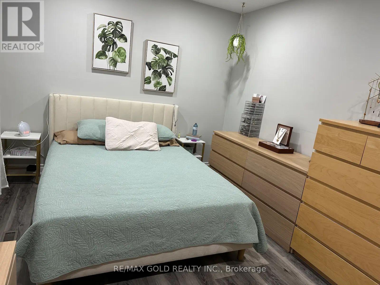 70 Greystone Crescent, Halton Hills, Ontario  L7G 1G9 - Photo 19 - W12728040