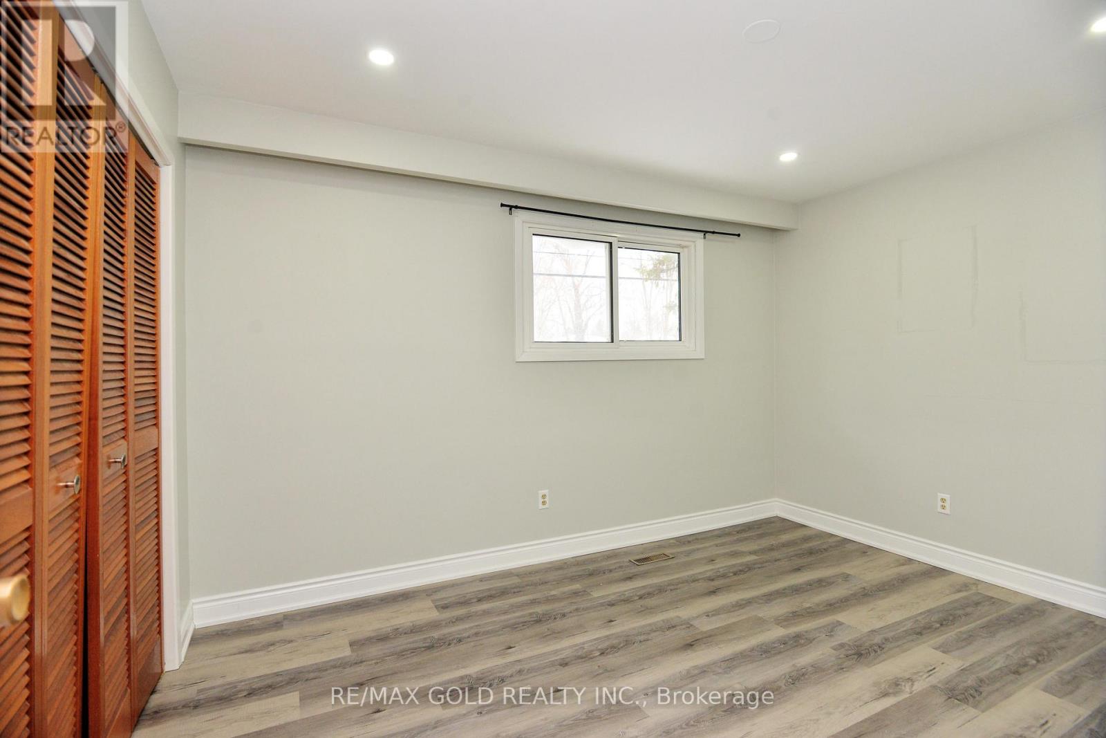 70 Greystone Crescent, Halton Hills, Ontario  L7G 1G9 - Photo 17 - W12728040