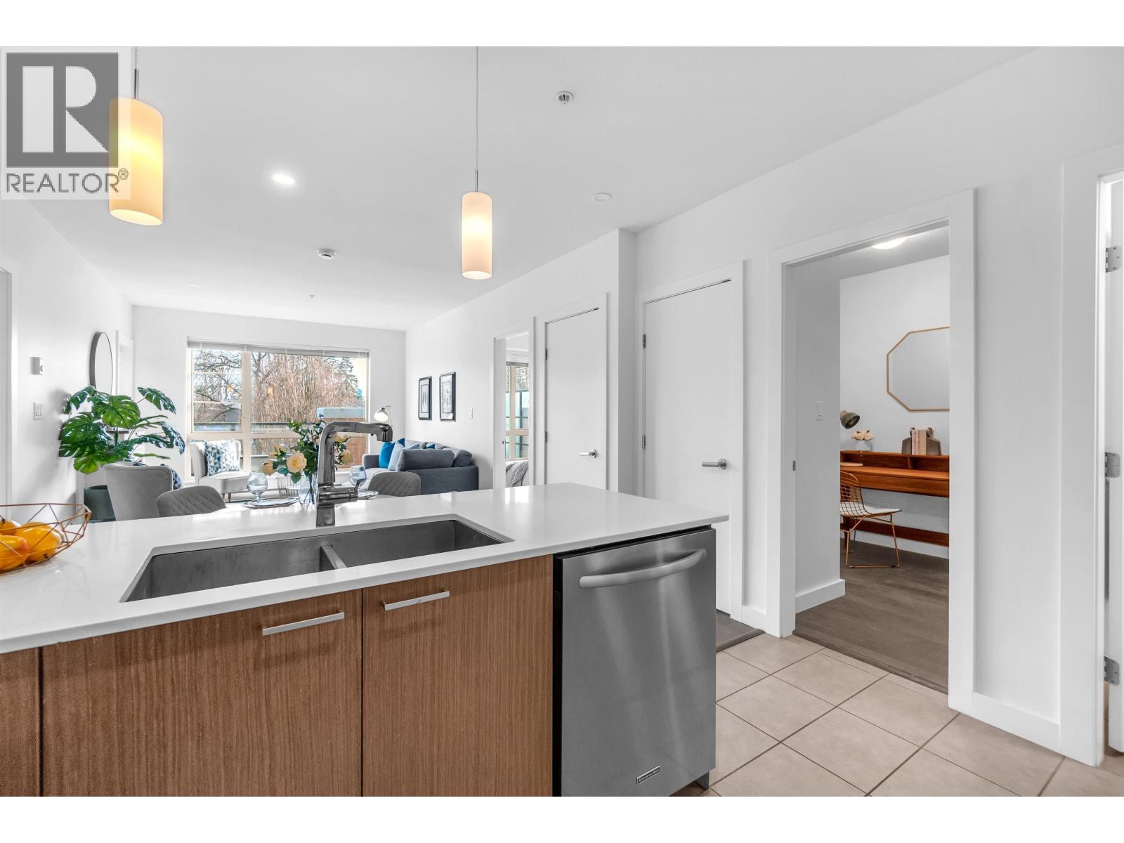 202 1330 Marine Drive, North Vancouver, British Columbia  V7P 1T4 - Photo 14 - R3102940