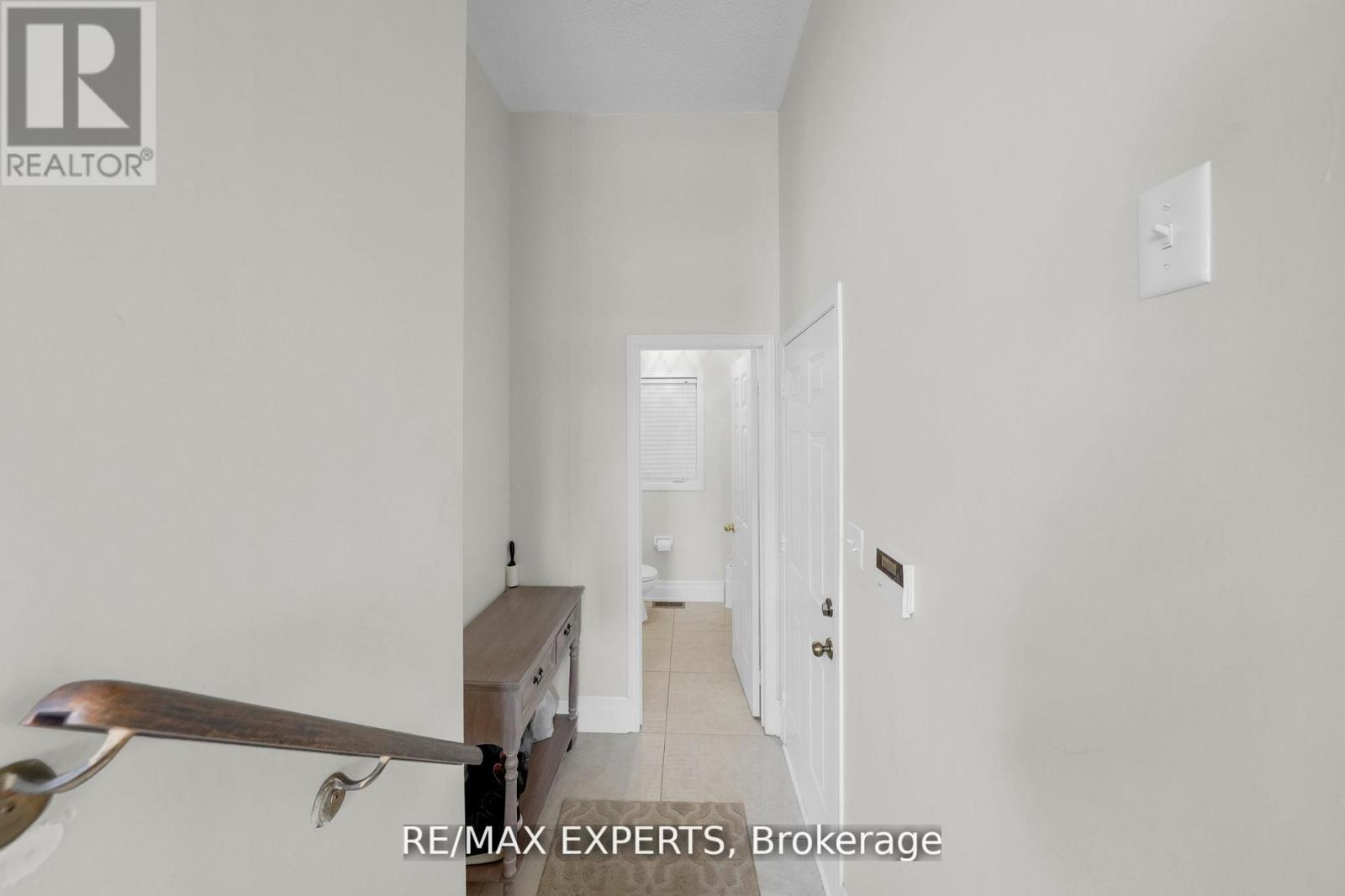 261 Mountainash Road, Brampton, Ontario  L6R 3M3 - Photo 12 - W12917186