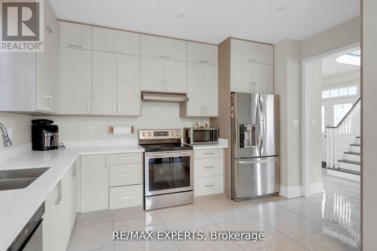 261 Mountainash Road, Brampton, Ontario  L6R 3M3 - Photo 19 - W12917186