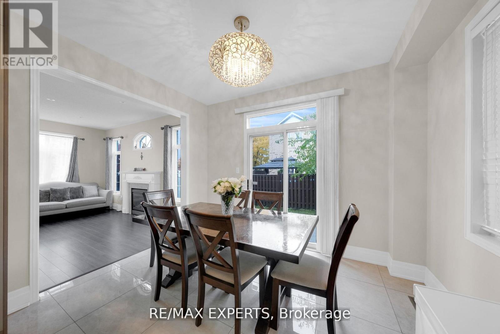 261 Mountainash Road, Brampton, Ontario  L6R 3M3 - Photo 23 - W12917186