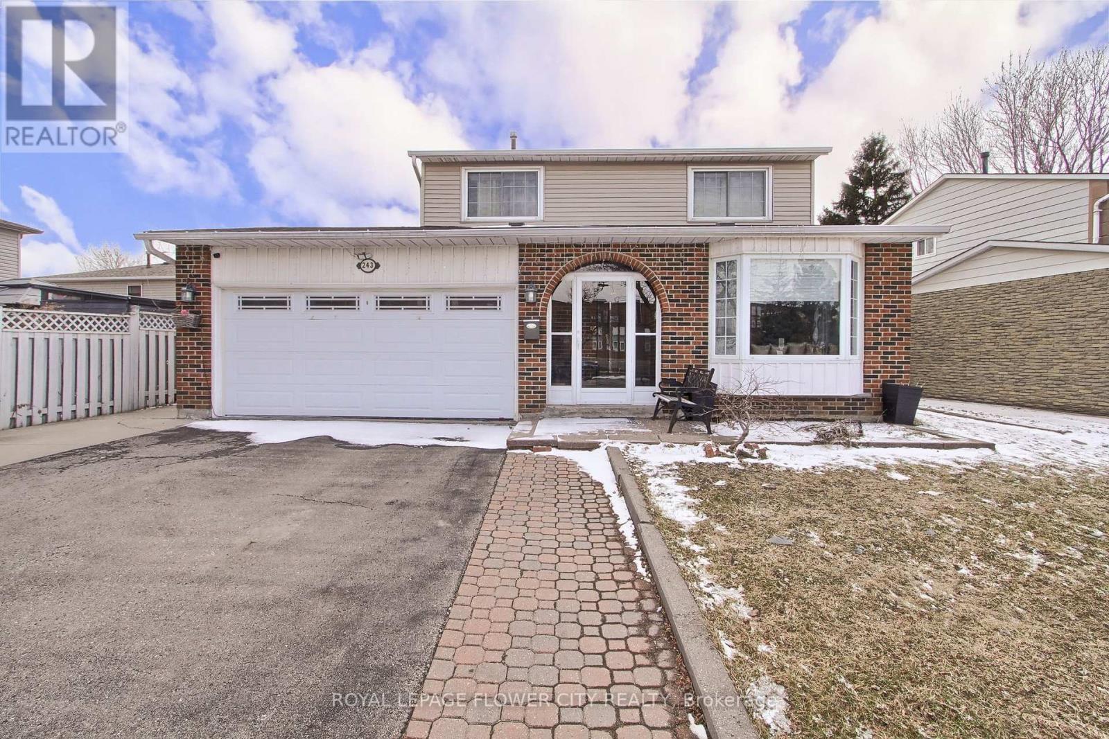 243 Centre Street N, Brampton, Ontario  L6V 2R3 - Photo 2 - W12917190