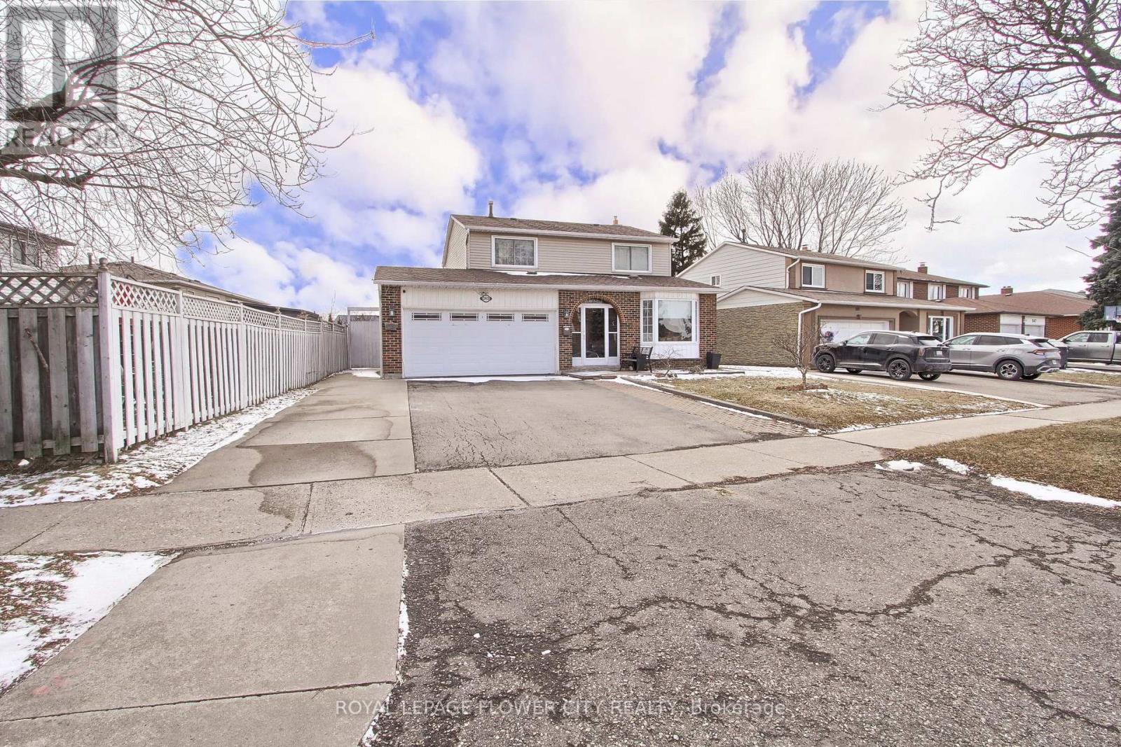 243 Centre Street N, Brampton, Ontario  L6V 2R3 - Photo 4 - W12917190