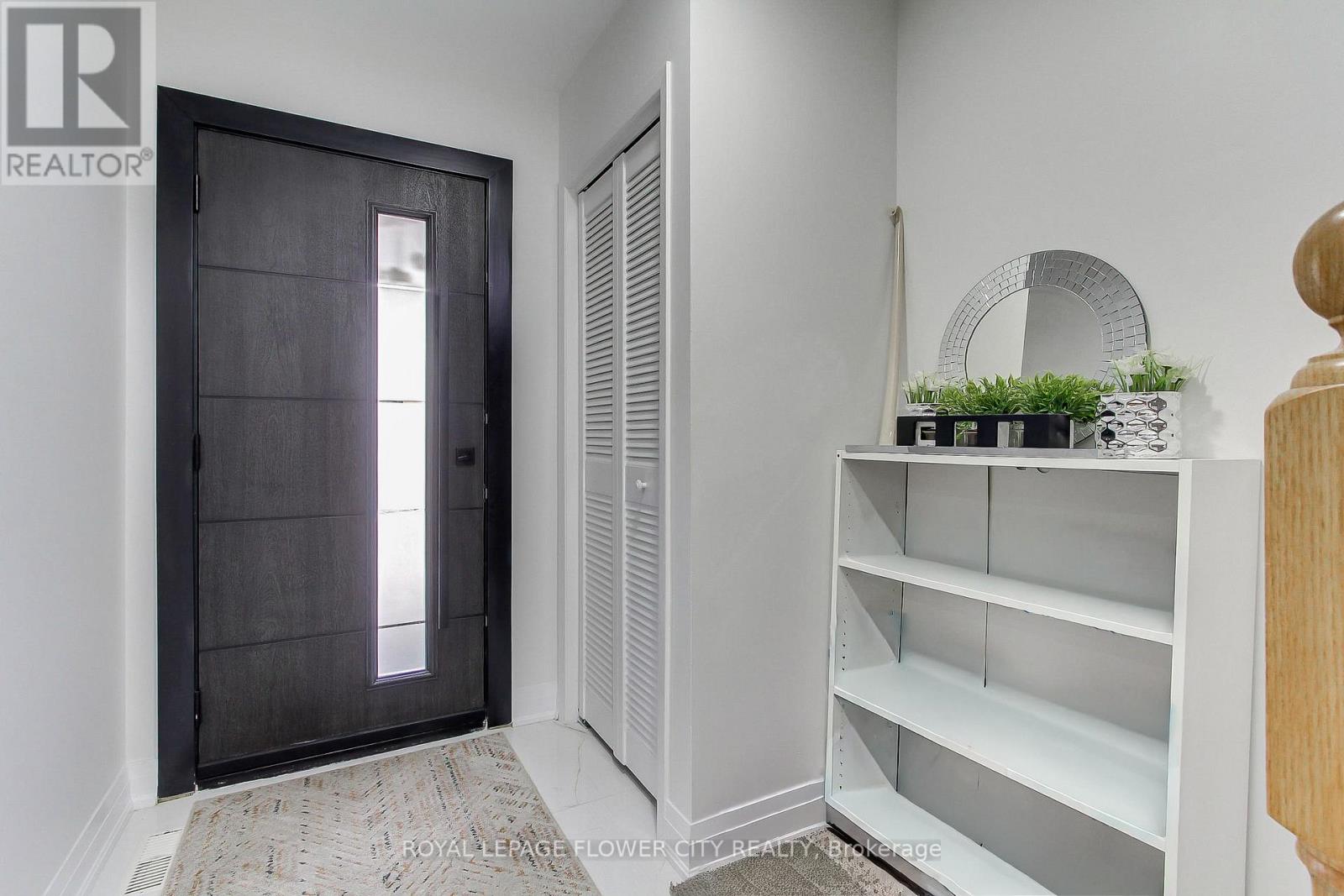 243 Centre Street N, Brampton, Ontario  L6V 2R3 - Photo 7 - W12917190