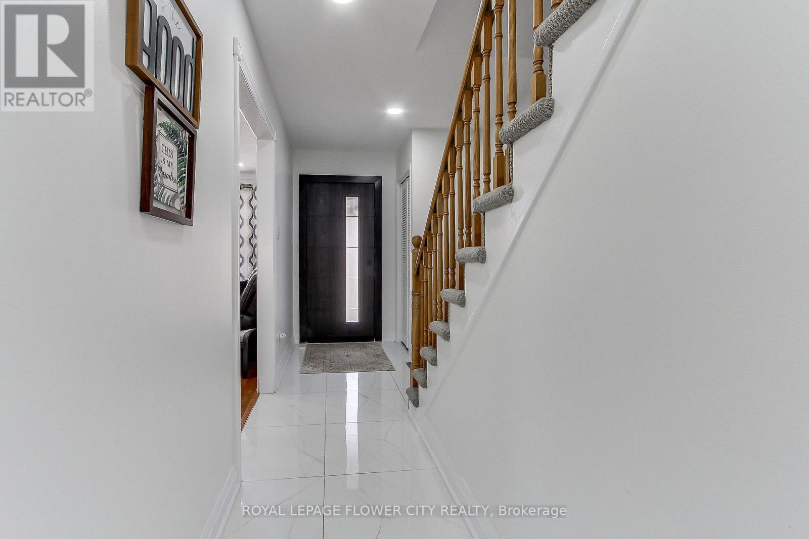 243 Centre Street N, Brampton, Ontario  L6V 2R3 - Photo 8 - W12917190