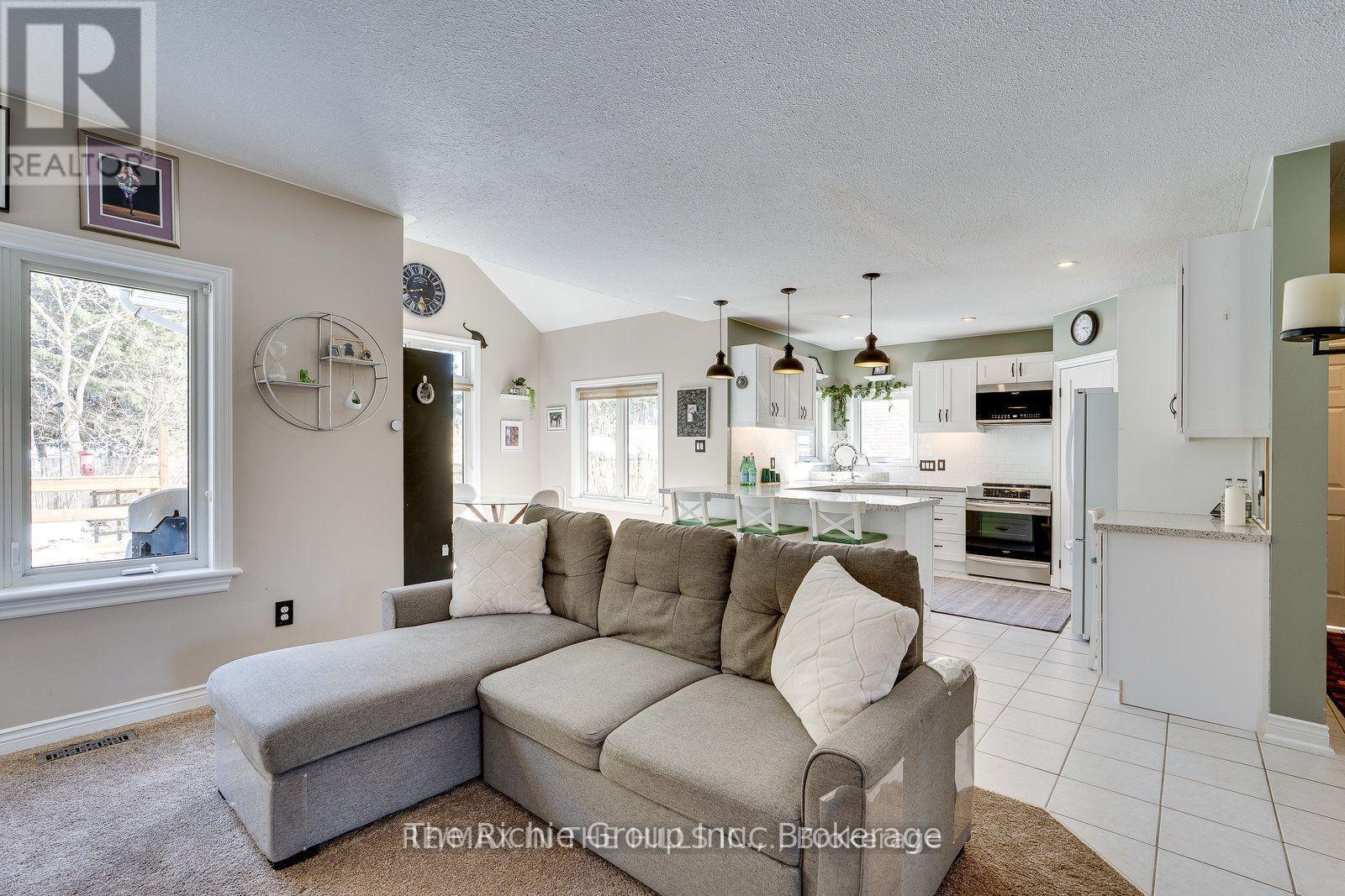 609 Simon Street, Shelburne, Ontario  L9V 3P6 - Photo 6 - X12917174