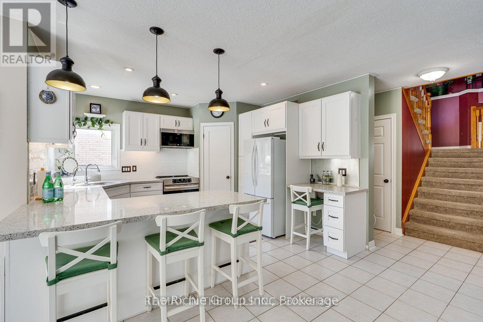 609 Simon Street, Shelburne, Ontario  L9V 3P6 - Photo 7 - X12917174