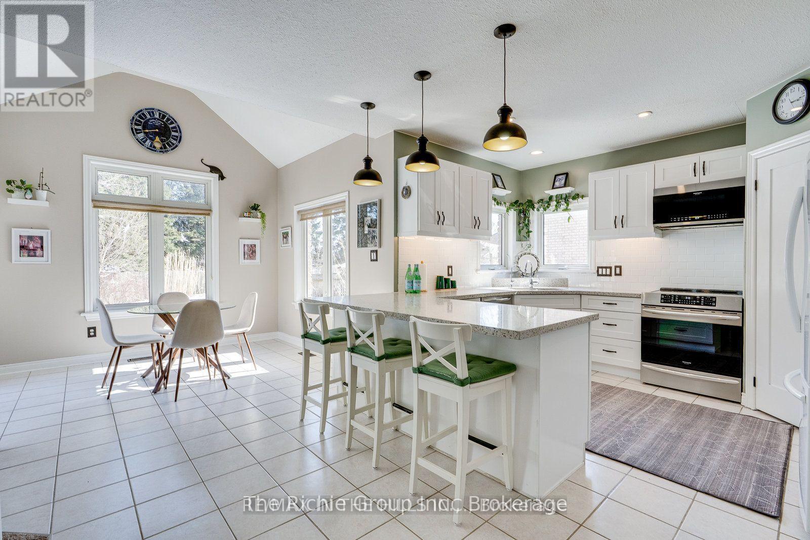 609 Simon Street, Shelburne, Ontario  L9V 3P6 - Photo 8 - X12917174