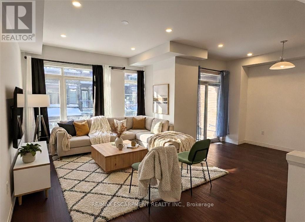 129 - 30 Times Square Boulevard, Hamilton, Ontario  L8J 0L8 - Photo 2 - X12917180