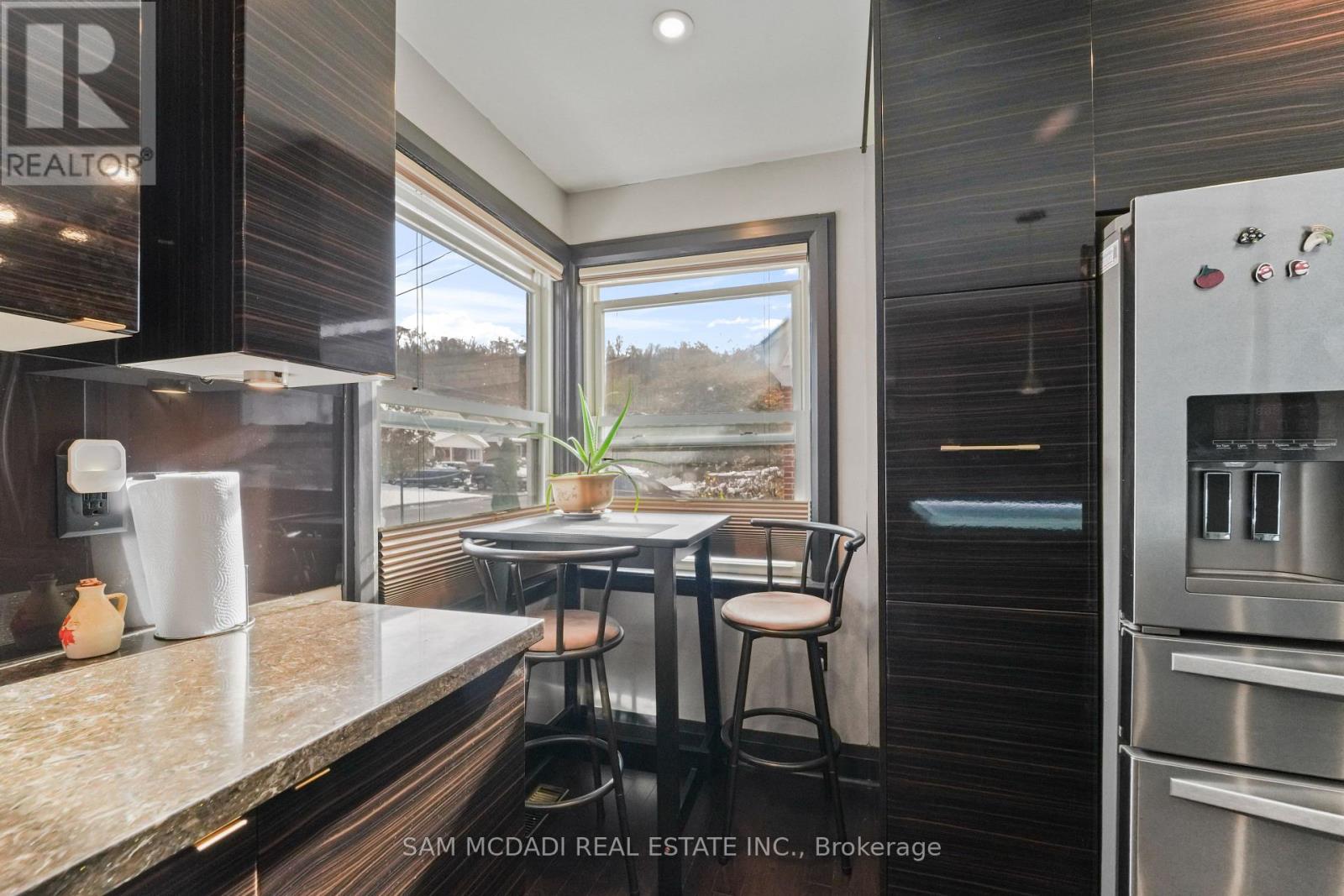 12 Roselle Place, Hamilton, Ontario  L8G 1R3 - Photo 8 - X12917230