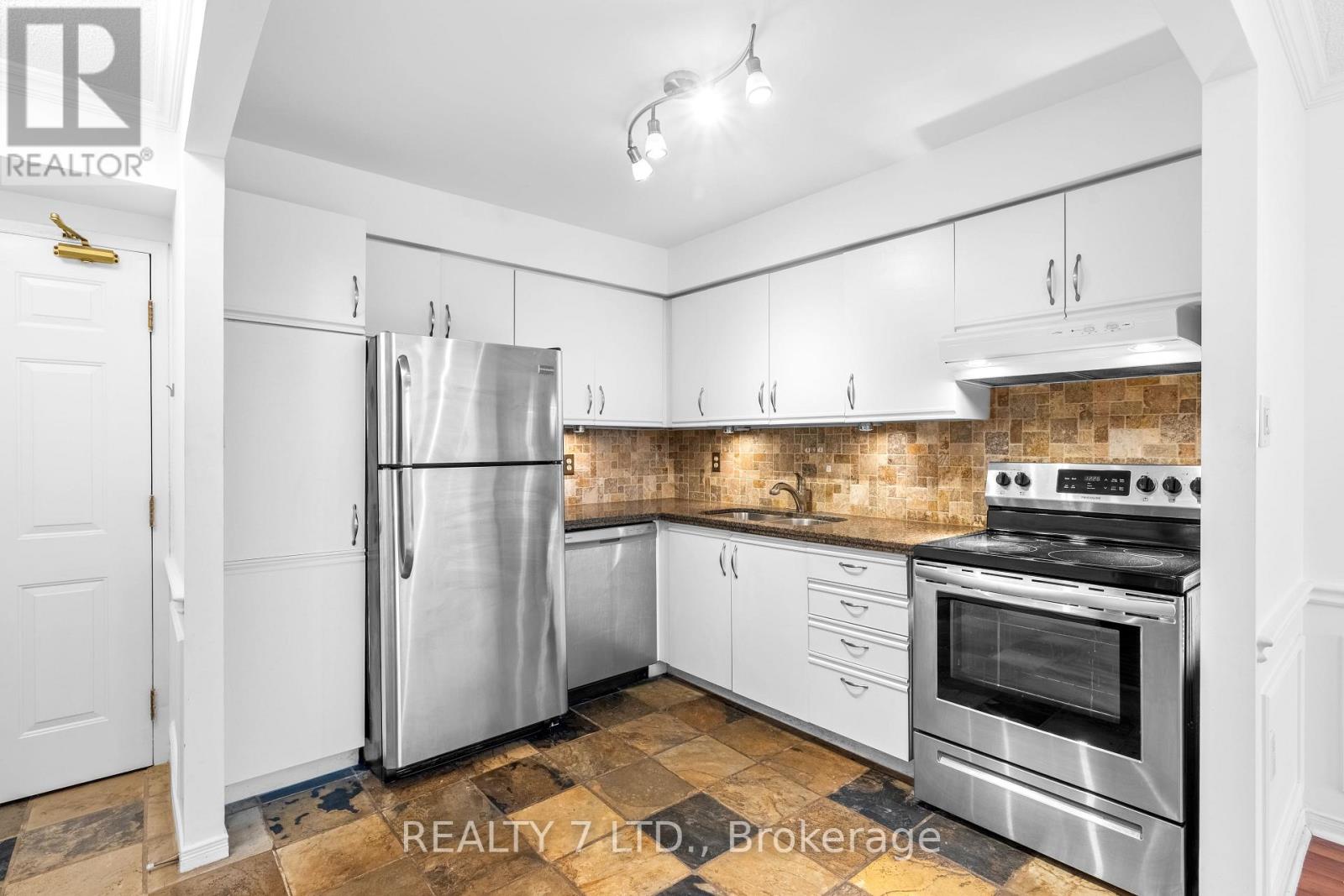 412 - 1270 Maple Crossing Boulevard, Burlington, Ontario  L7S 2J9 - Photo 10 - W12909004