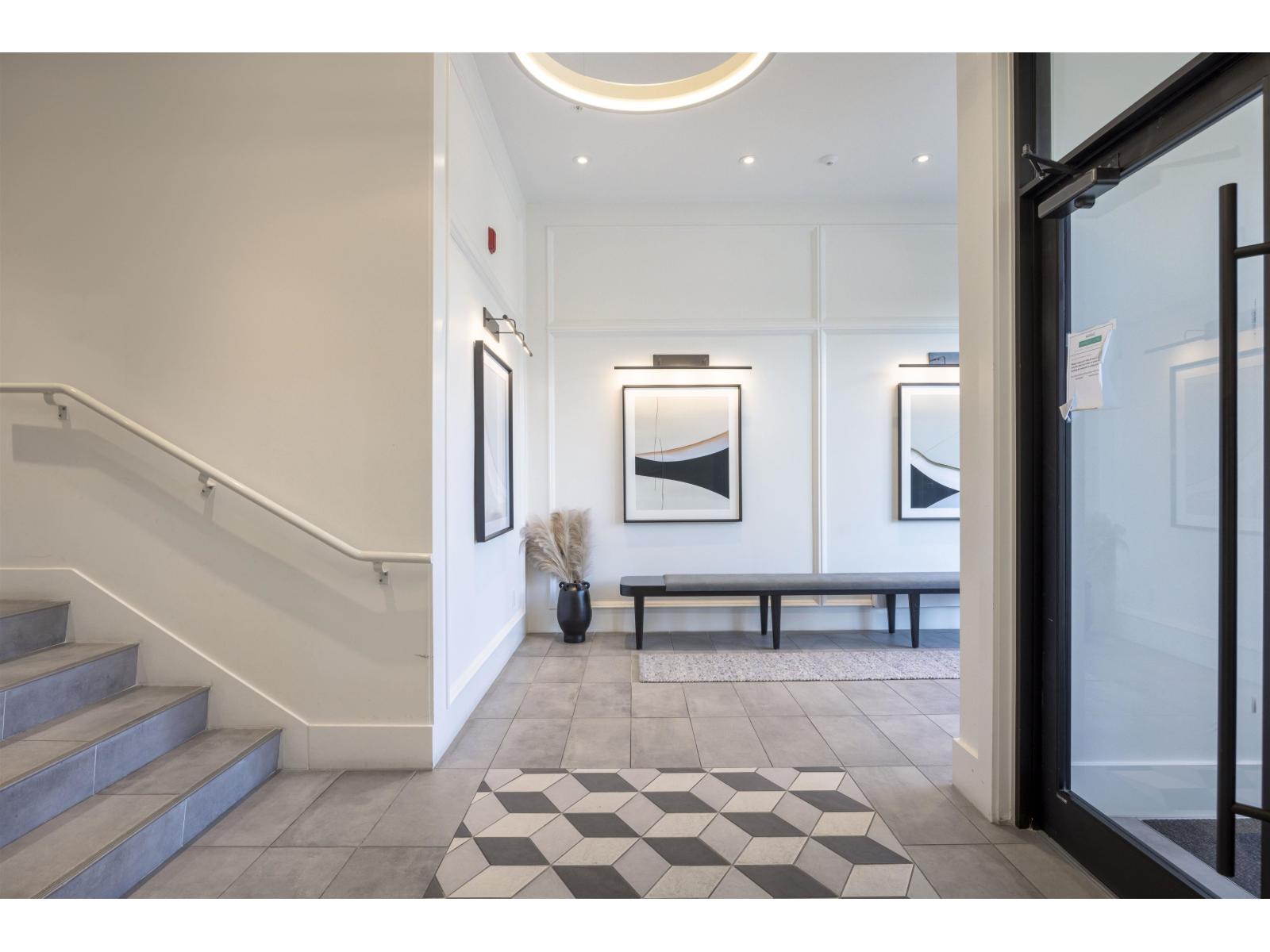 405 13933 105 Boulevard, Surrey, British Columbia  V3T 0R6 - Photo 3 - R3103115