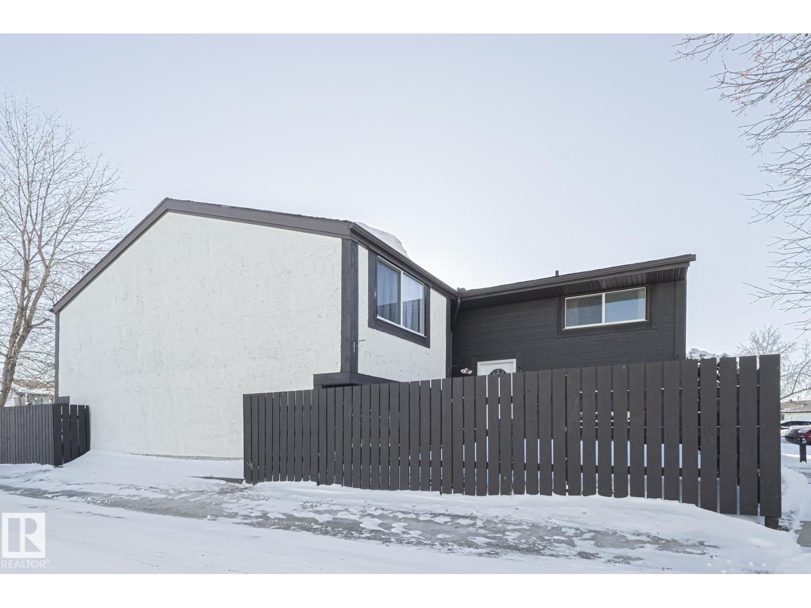 1526 69 ST NW NW, Edmonton, Alberta