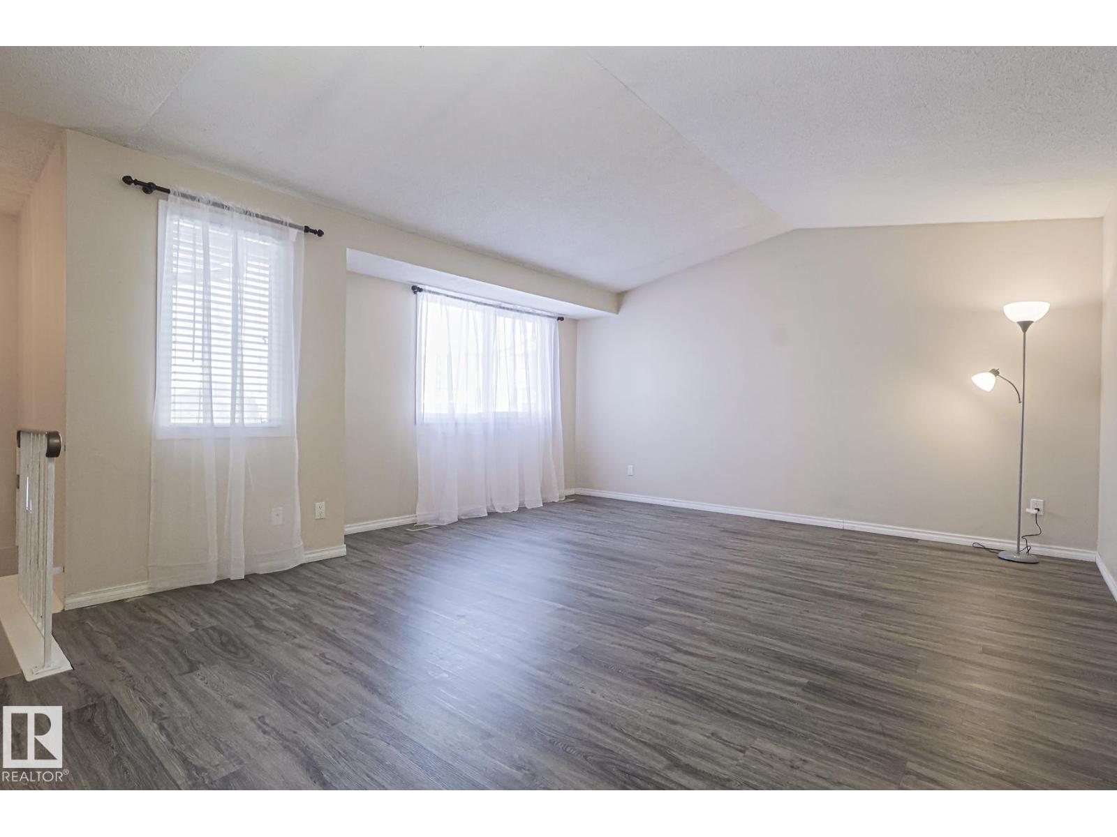 1526 69 St Nw Nw, Edmonton, Alberta  T6K 3R3 - Photo 11 - E4474757