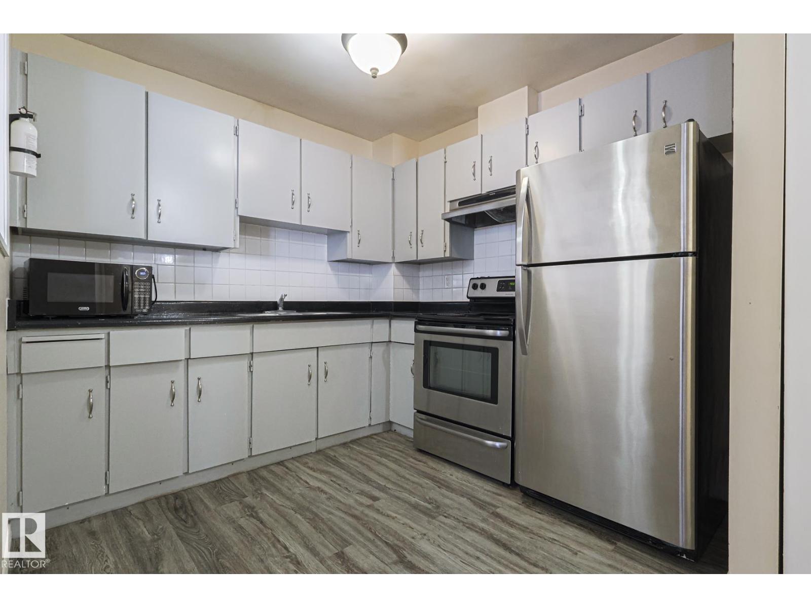 1526 69 St Nw Nw, Edmonton, Alberta  T6K 3R3 - Photo 12 - E4474757