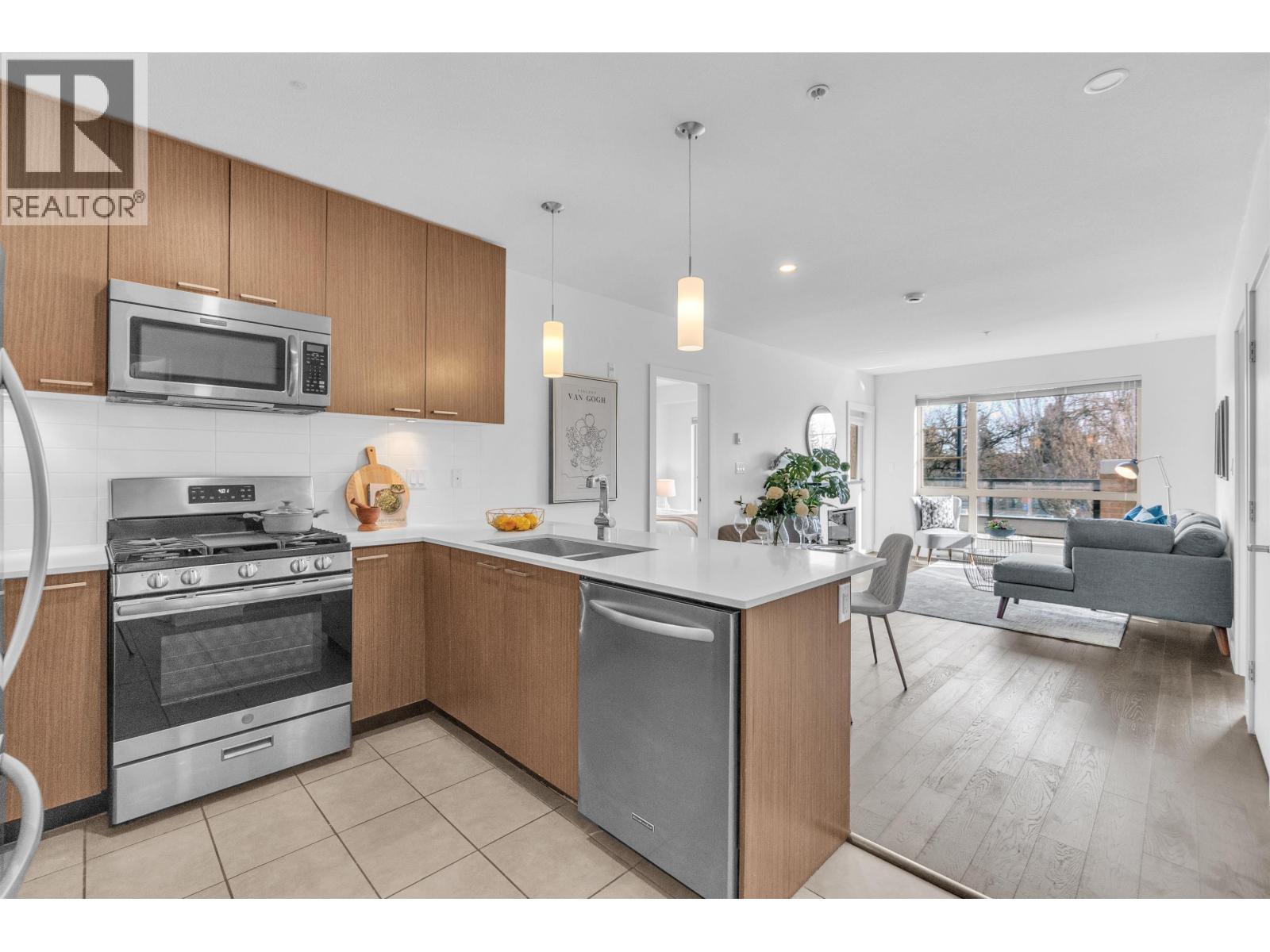 202 1330 Marine Drive, North Vancouver, British Columbia  V7P 1T4 - Photo 13 - R3102940