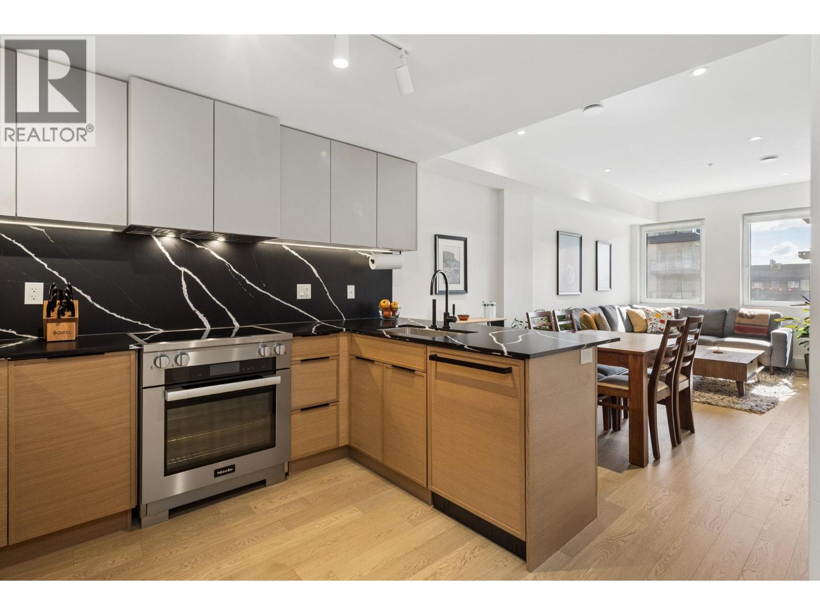 2 632 E 3rd Street, North Vancouver, British Columbia  V7L 0J1 - Photo 14 - R3102862