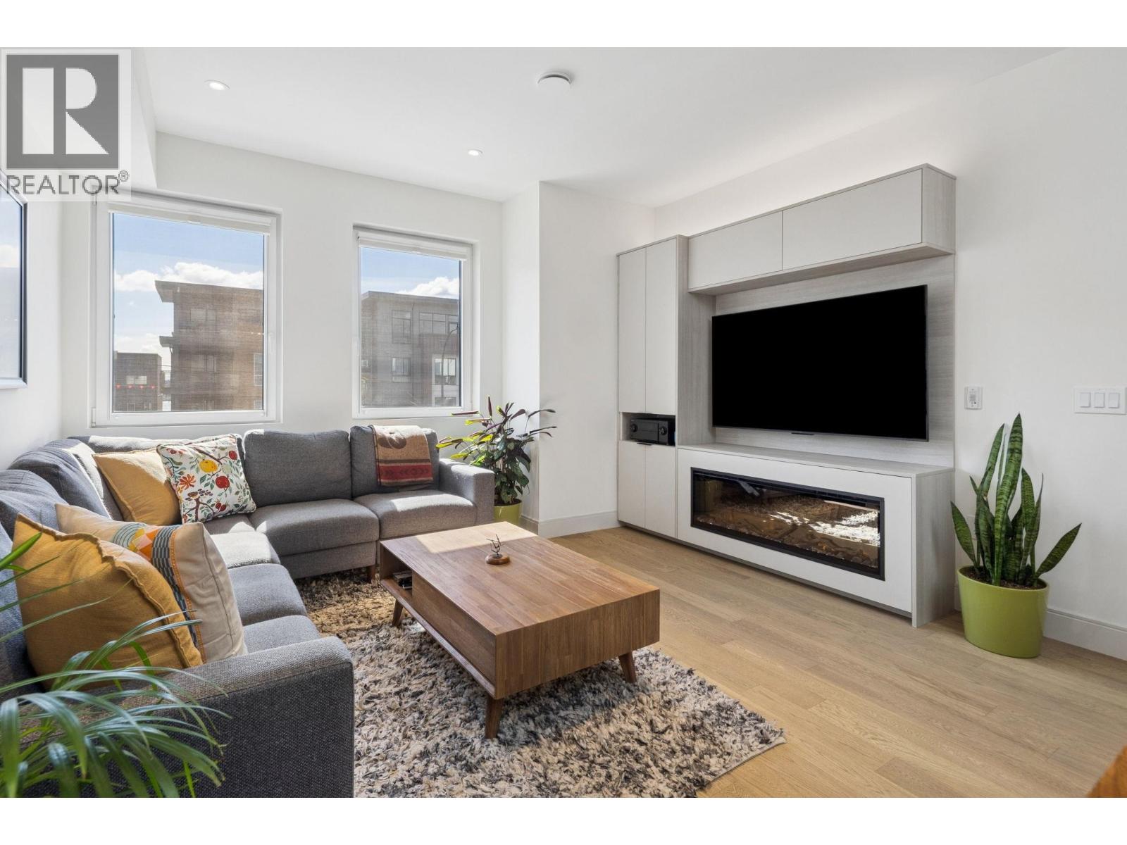 2 632 E 3rd Street, North Vancouver, British Columbia  V7L 0J1 - Photo 4 - R3102862