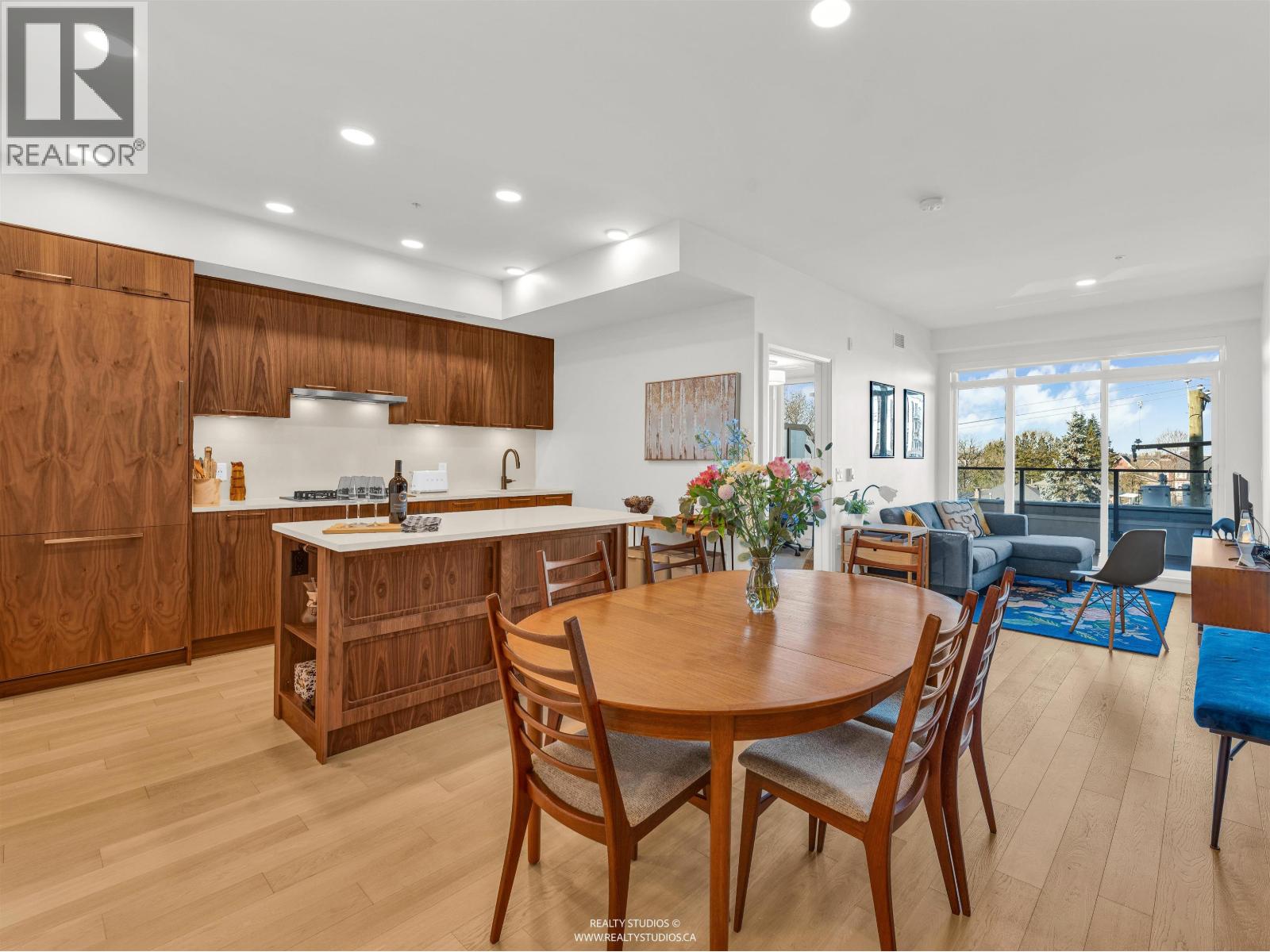 409 2550 Garden Drive, Vancouver, British Columbia  V5N 4X6 - Photo 9 - R3102795