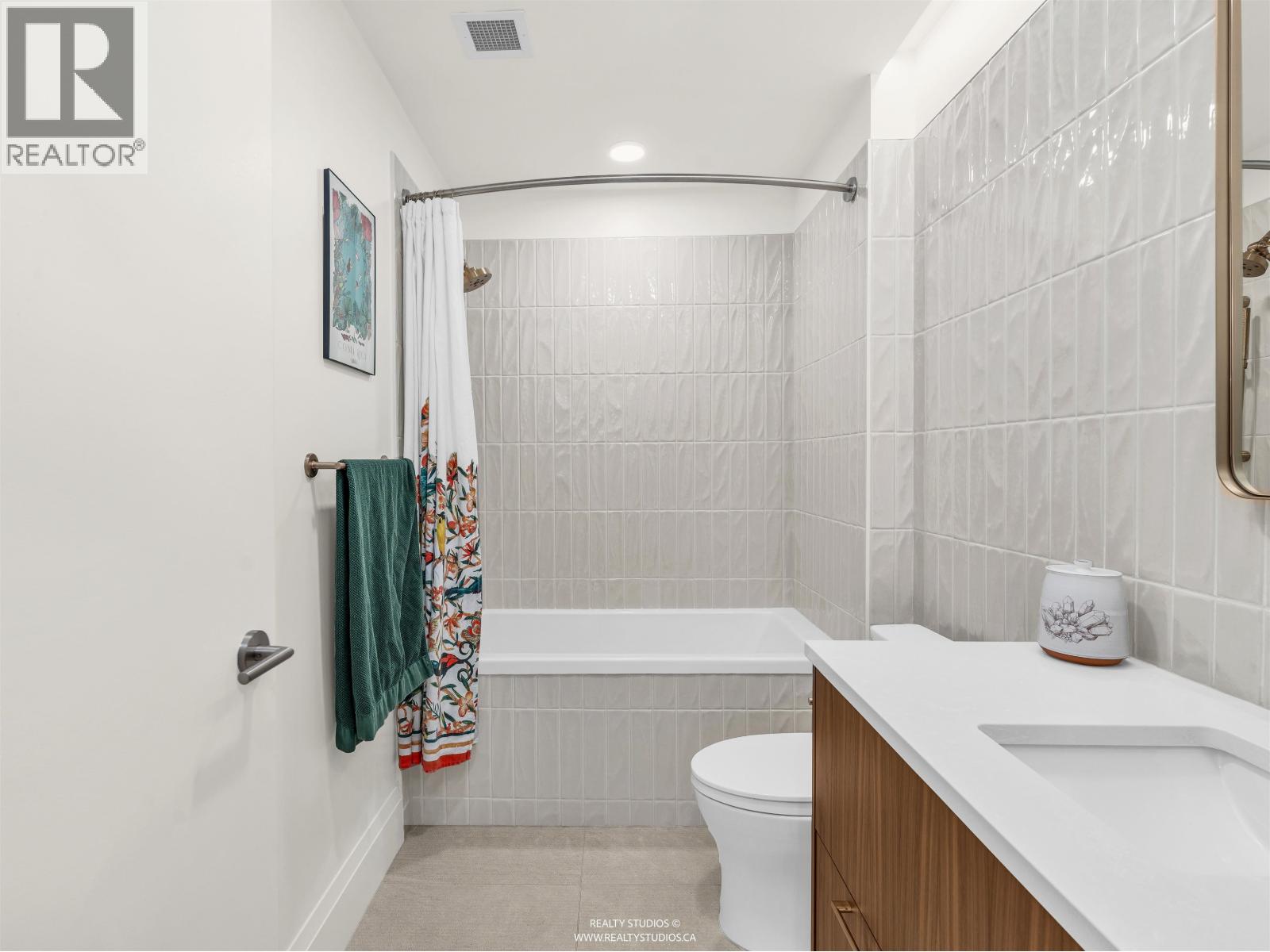 409 2550 Garden Drive, Vancouver, British Columbia  V5N 4X6 - Photo 17 - R3102795