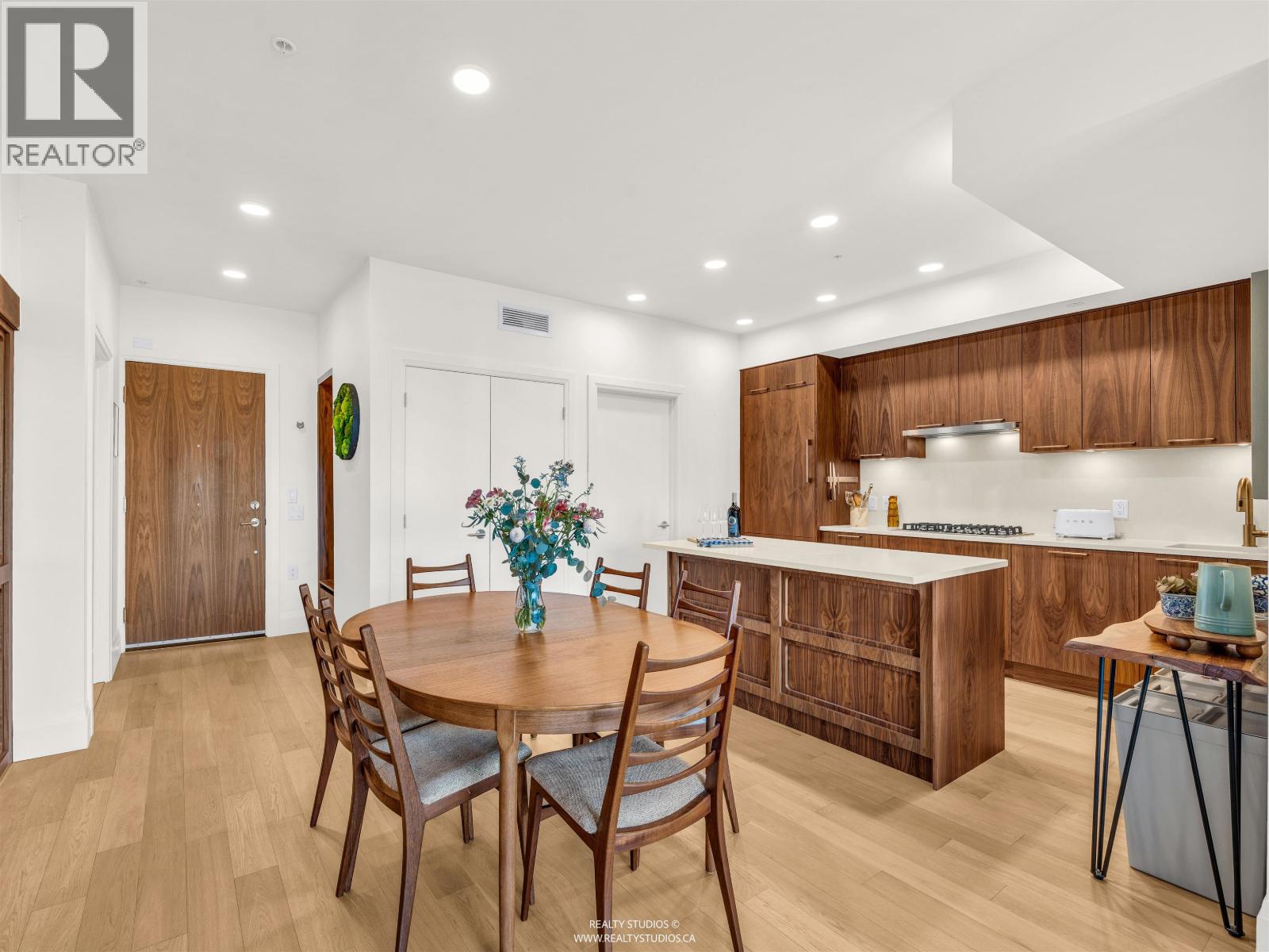 409 2550 Garden Drive, Vancouver, British Columbia  V5N 4X6 - Photo 8 - R3102795