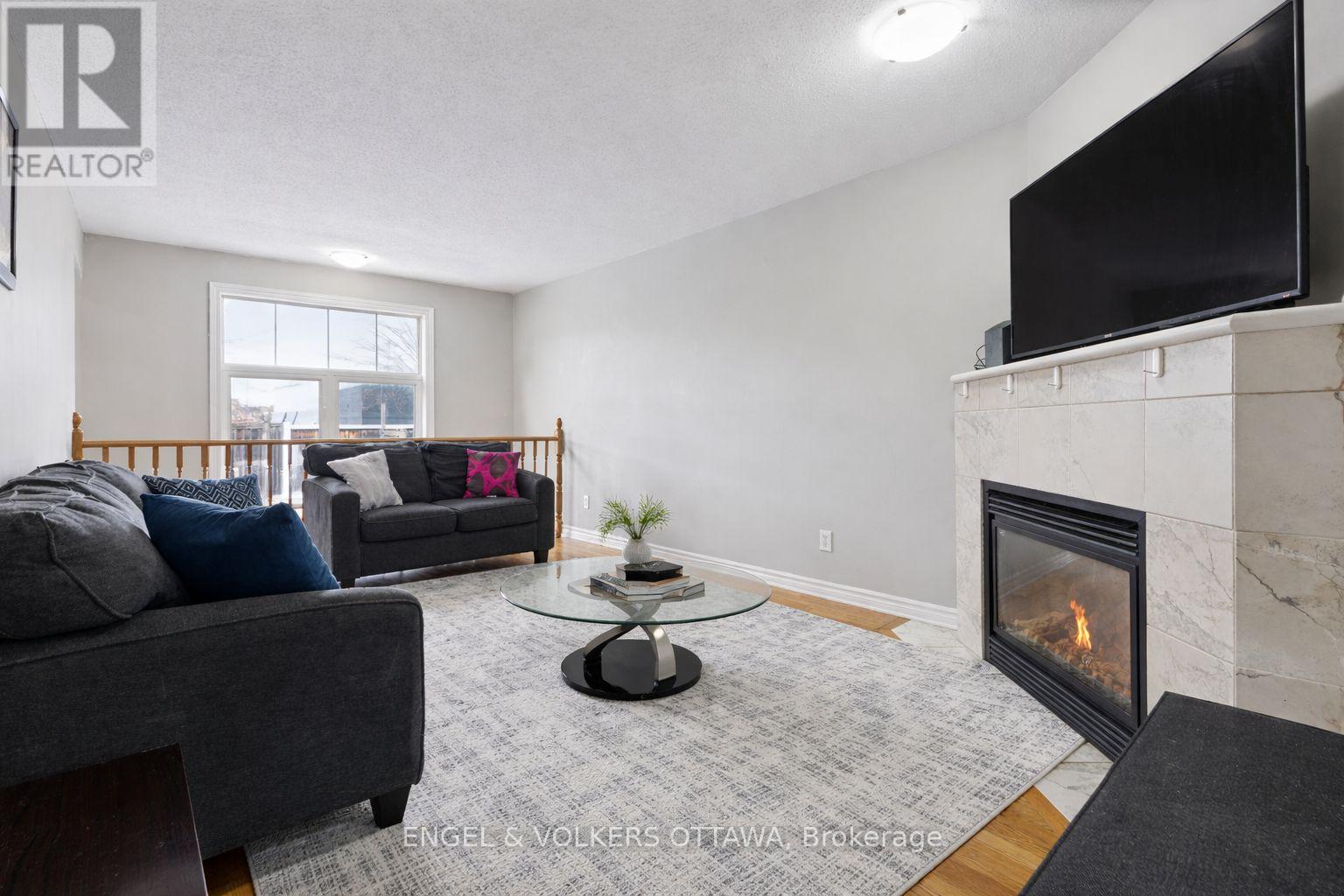 507 Salzburg Drive, Ottawa, Ontario  K4A 0C6 - Photo 6 - X12917256