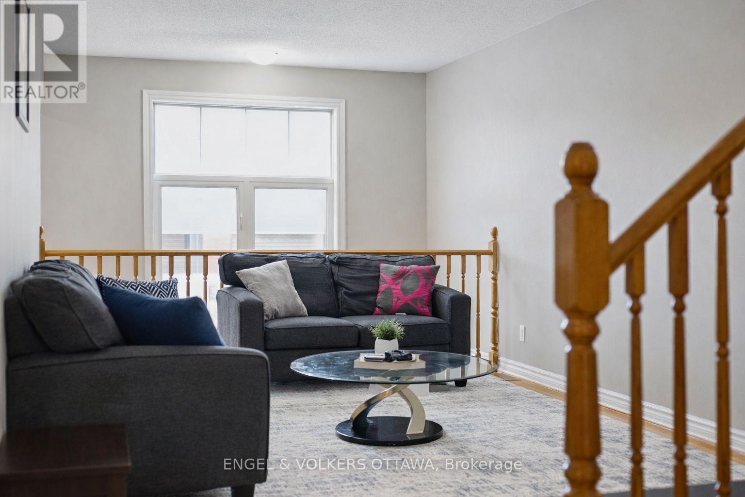 507 Salzburg Drive, Ottawa, Ontario  K4A 0C6 - Photo 7 - X12917256