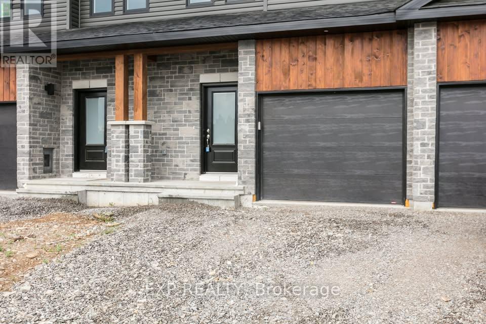 106 Dowdall Circle, Carleton Place, Ontario  K7C 0S4 - Photo 2 - X12917270