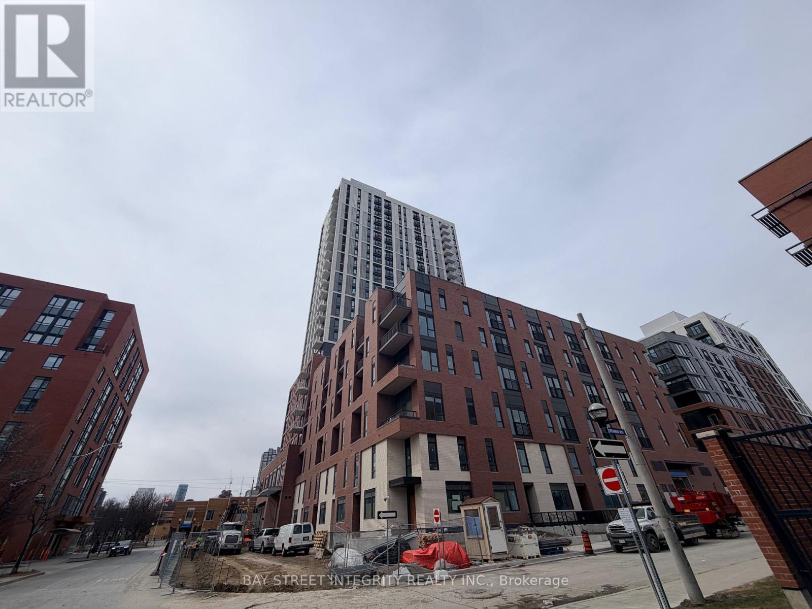 814 - 30 Dreamers Way, Toronto, Ontario  M5A 0Y7 - Photo 2 - C12917252