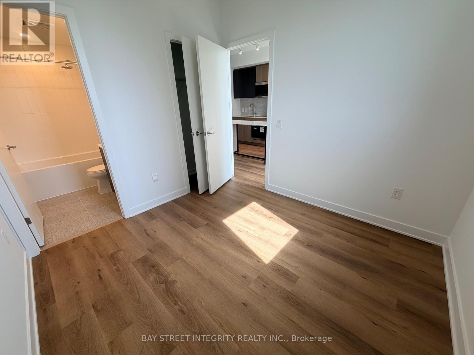 814 - 30 Dreamers Way, Toronto, Ontario  M5A 0Y7 - Photo 4 - C12917252