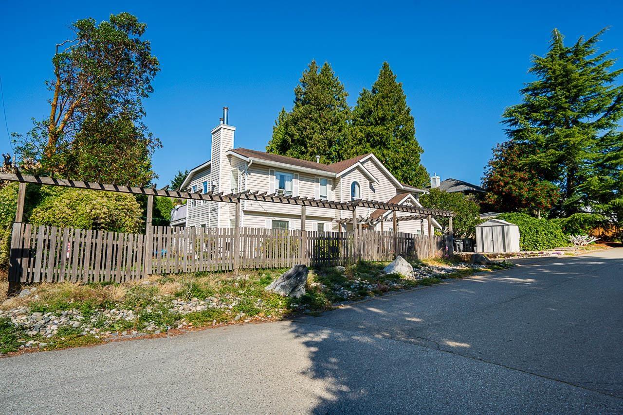 16143 9 Avenue, Surrey, British Columbia  V4A 8R4 - Photo 2 - R3102930