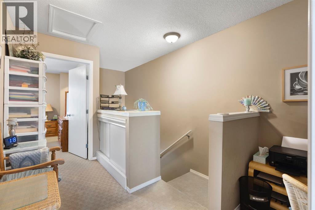 352 Elgin Gardens SE, Calgary, Alberta  T2Z 4T5 - Photo 21 - A2290985