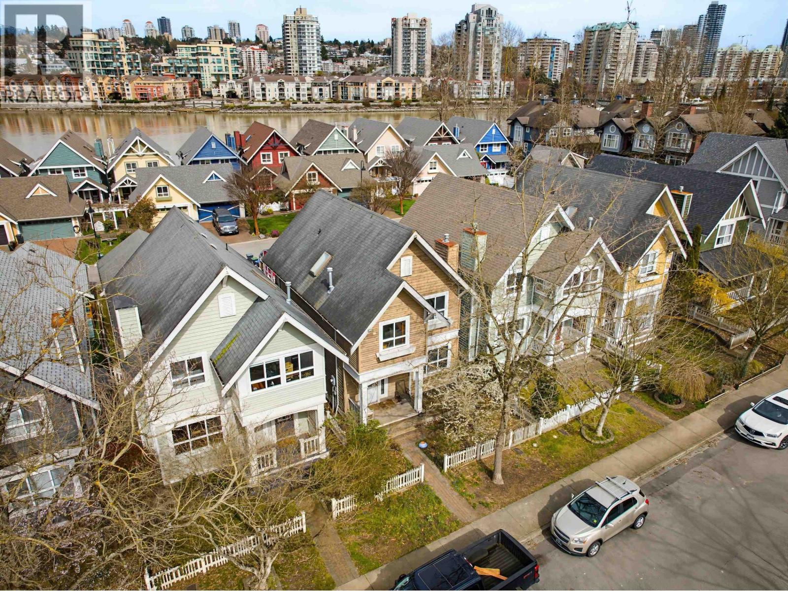 137 Star Crescent, New Westminster, British Columbia  V3M 6X6 - Photo 37 - R3102932