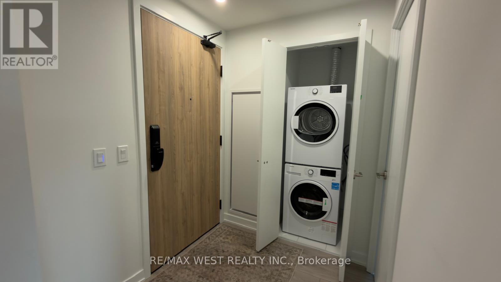 615 - 1 Fairview Road E, Mississauga, Ontario  L5A 4C6 - Photo 11 - W12906898