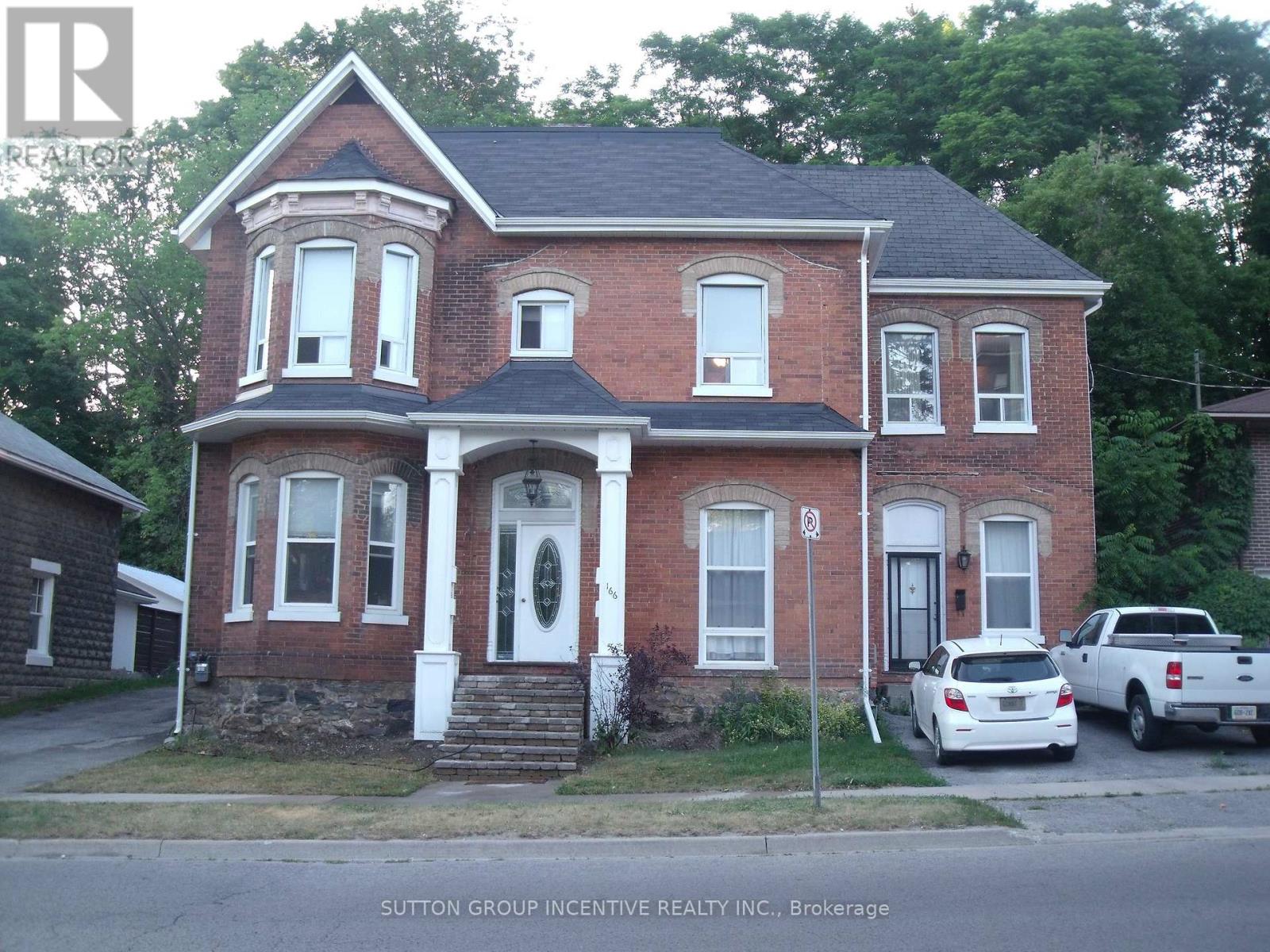 166 COLLIER STREET, Barrie, Ontario