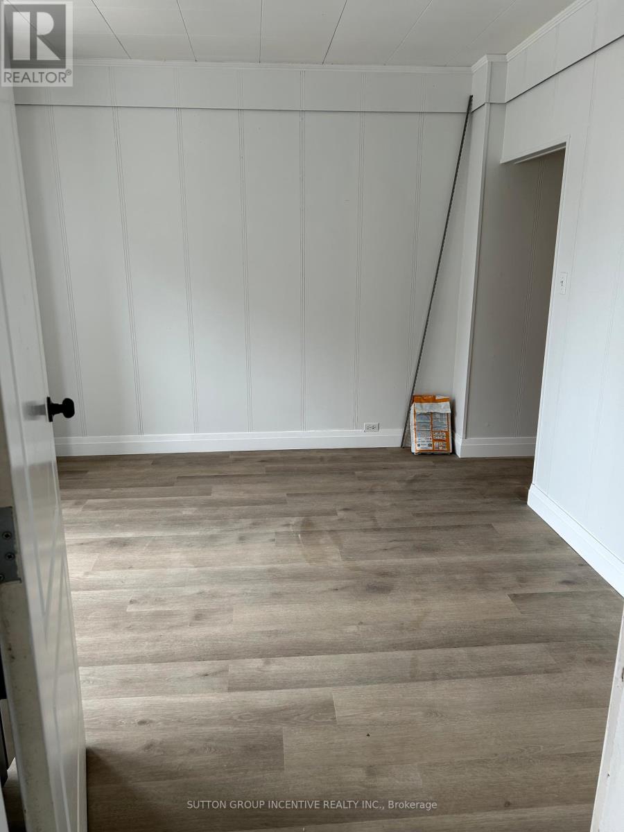 166 Collier Street, Barrie, Ontario  L4M 1H7 - Photo 5 - S12917266