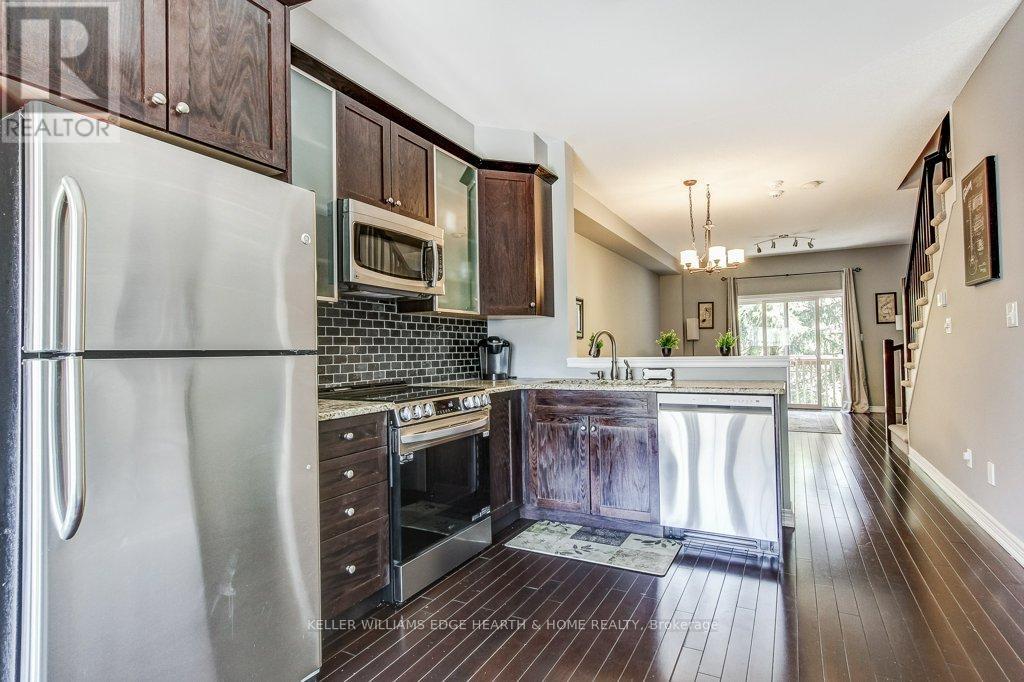 4262 Ingram Common, Burlington (Shoreacres), Ontario  L7L 0C4 - Photo 7 - W12917248