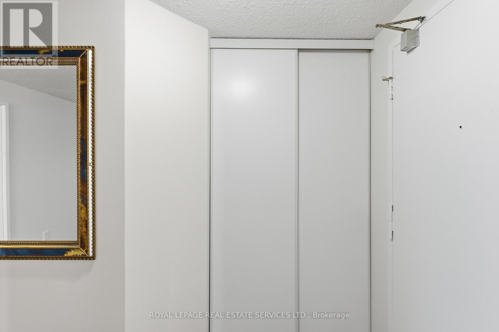 904 - 6720 Glen Erin Drive, Mississauga, Ontario  L5N 3K8 - Photo 7 - W12917272