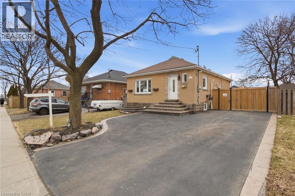 627 Upper Sherman Avenue, Hamilton, Ontario  L8V 3M4 - Photo 2 - 40814401