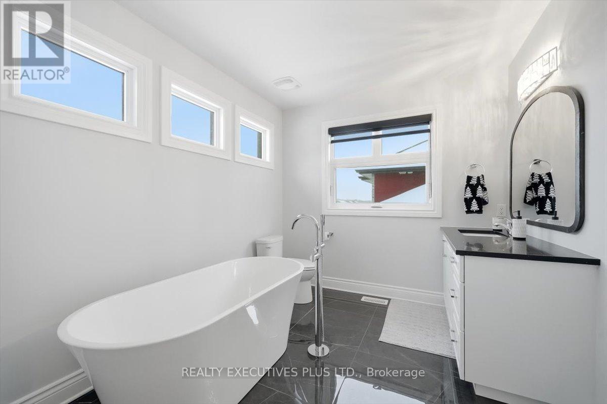 1082 Docteur Corbeil Boulevard, Clarence-Rockland, Ontario  K4K 0E9 - Photo 24 - X12673010