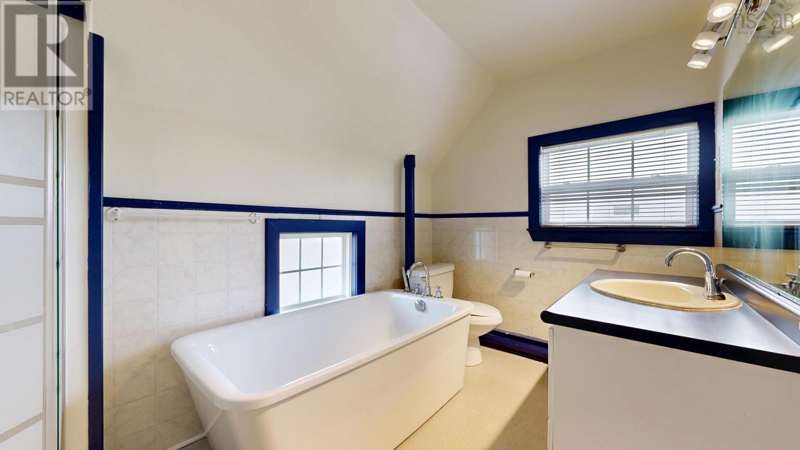 20 North Street, Lockeport, Nova Scotia  B0T 1L0 - Photo 31 - 202529040