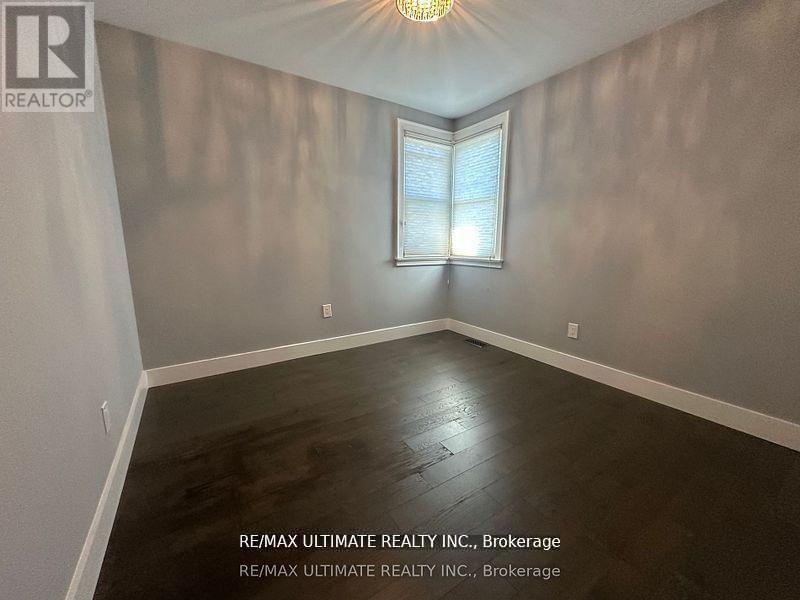 60 Columbia Street, St. Catharines, Ontario  L2R 5H6 - Photo 9 - X12917274