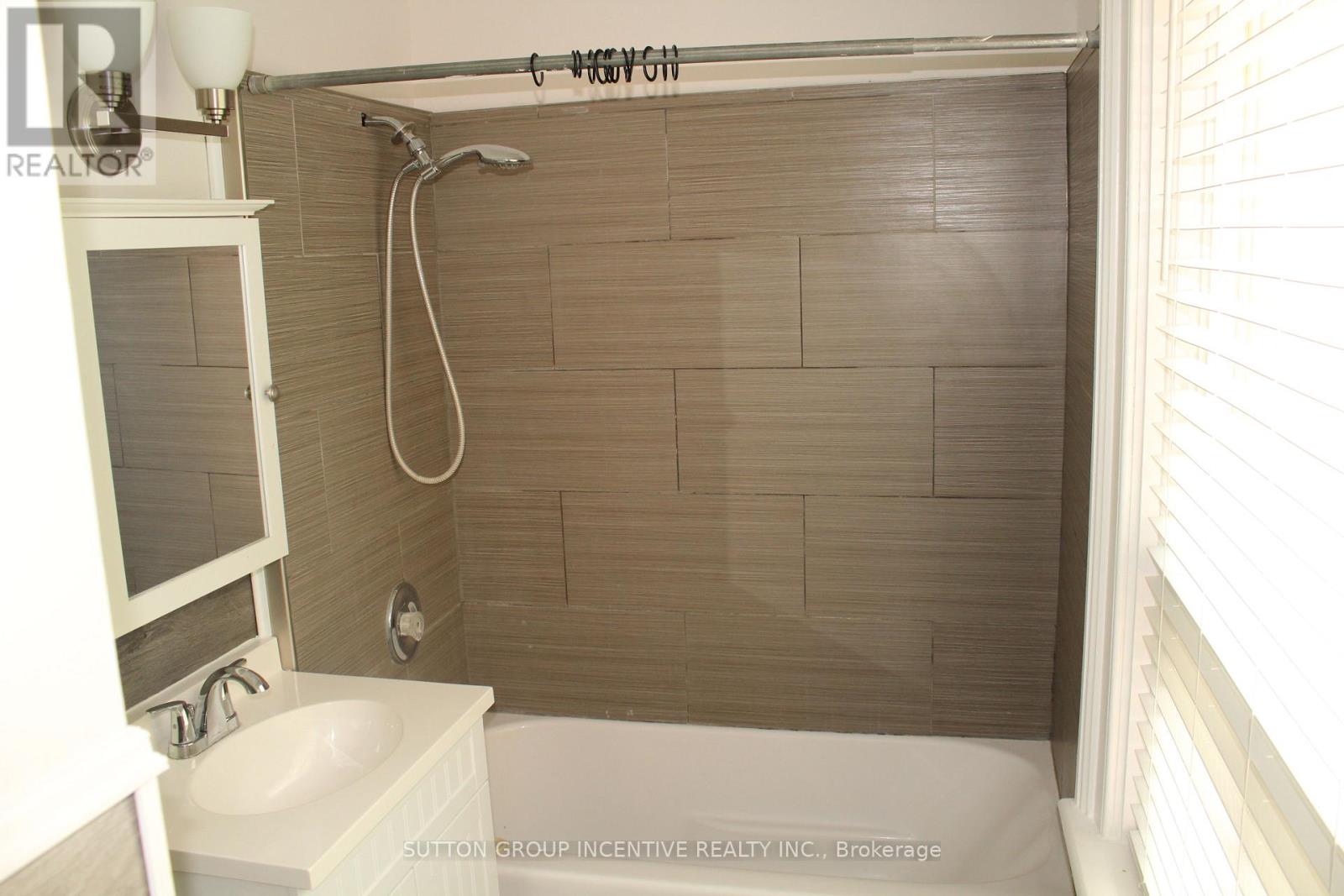 166 Collier Street, Barrie, Ontario  L4M 1H7 - Photo 12 - S12917266