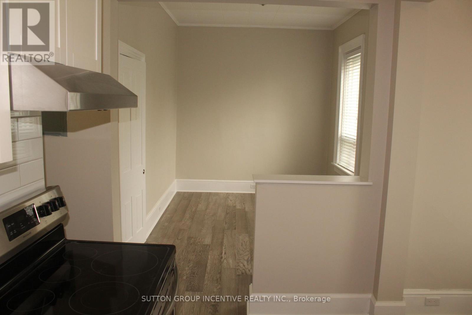 166 Collier Street, Barrie, Ontario  L4M 1H7 - Photo 11 - S12917266