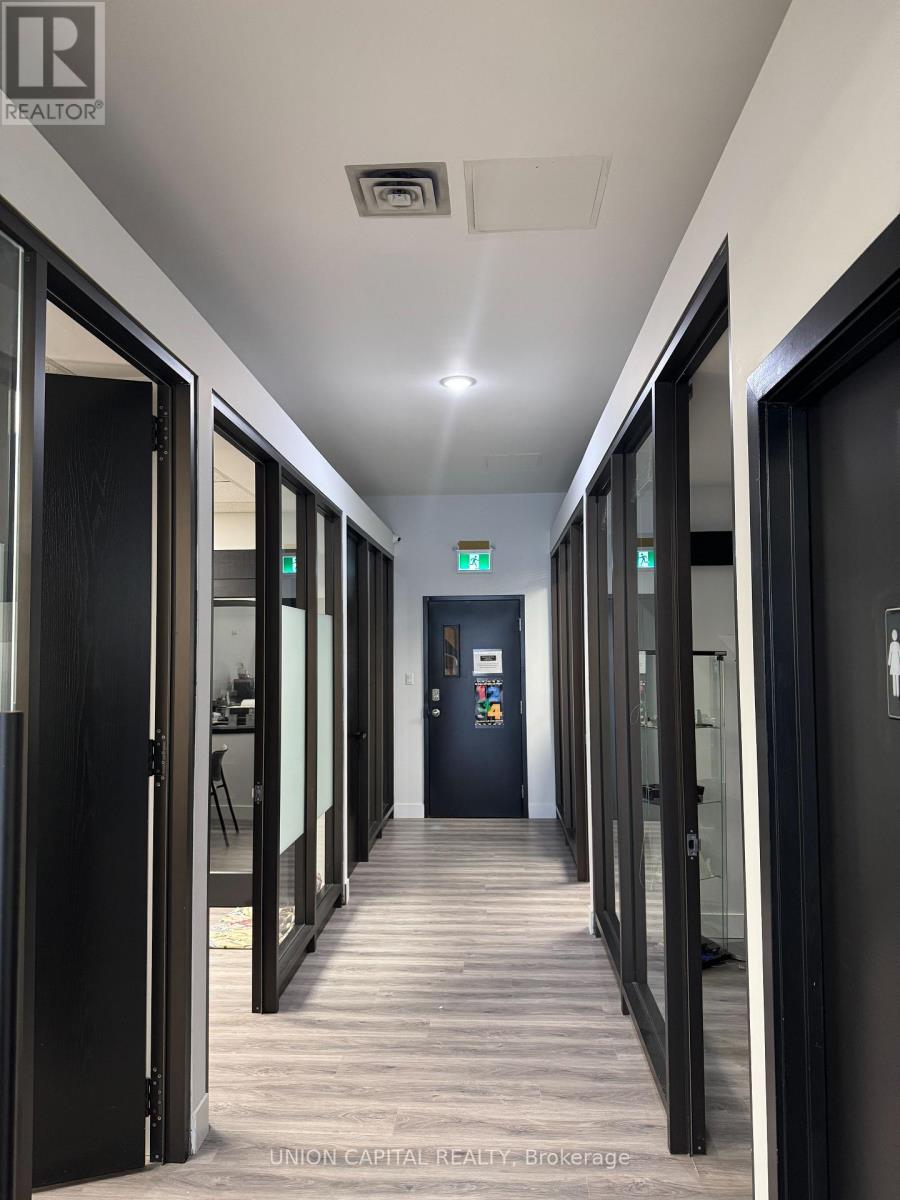 25 - 5155 Spectrum Way, Mississauga, Ontario  L4W 5A1 - Photo 2 - W12917004